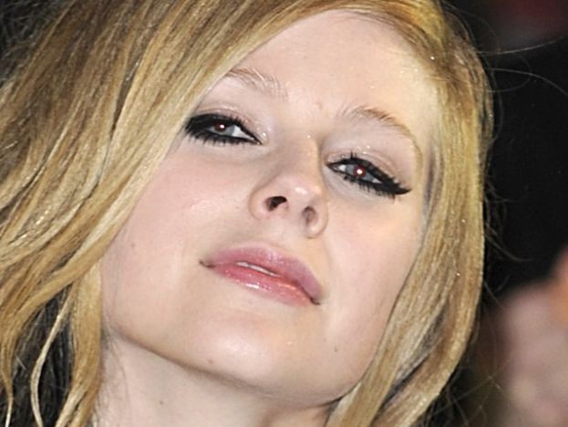 Lavigne do Lohan: JESTEŚ ZEREM!